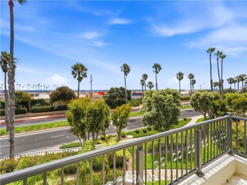 6051 Broadstone Circle , Huntington Beach, CA