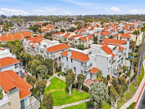 6051 Broadstone Circle , Huntington Beach, CA