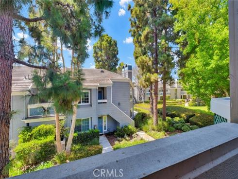 7402 Yellowtail 201 Drive, Huntington Beach, CA