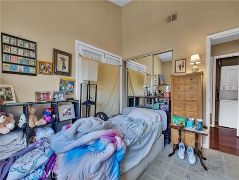 7402 Yellowtail 201 Drive, Huntington Beach, CA