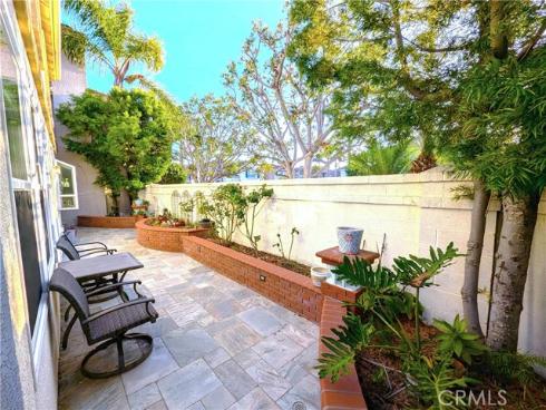 8204 Constantine Drive, Huntington Beach, CA