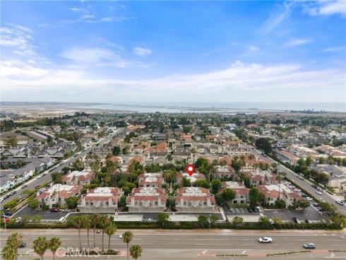 4802 Tiara 204 , Huntington Beach, CA