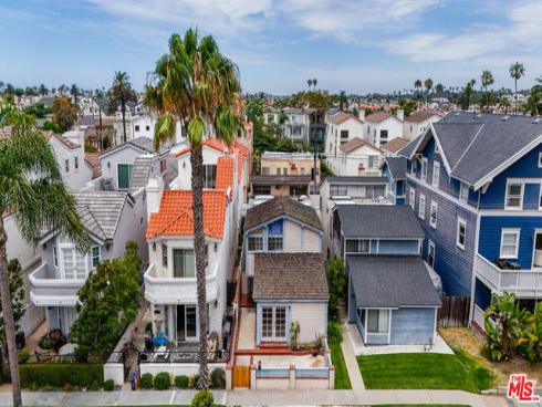 417 8th Street, Huntington Beach, CA