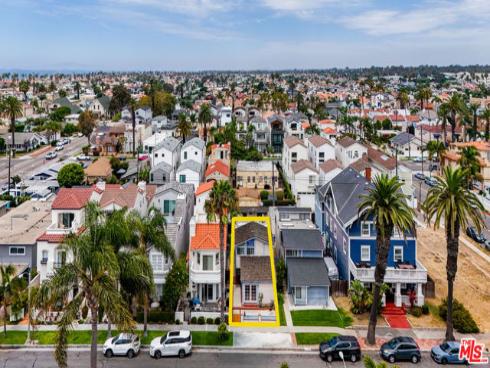 417 8th Street, Huntington Beach, CA