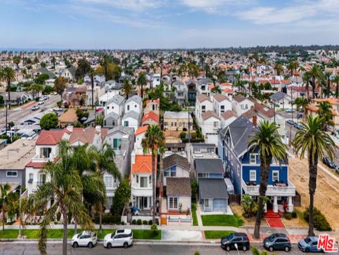 417 8th Street, Huntington Beach, CA