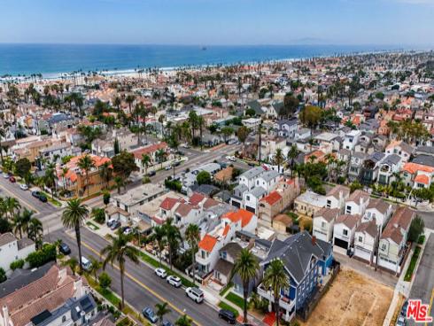 417 8th Street, Huntington Beach, CA