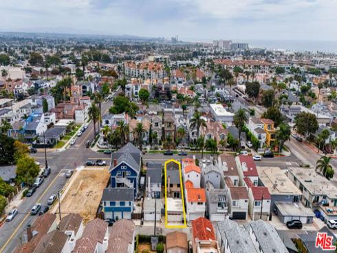 417 8th Street, Huntington Beach, CA
