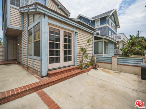417 8th Street, Huntington Beach, CA