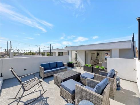 203 Indianapolis Avenue, Huntington Beach, CA
