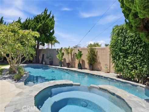 5051 Sisson Drive, Huntington Beach, CA