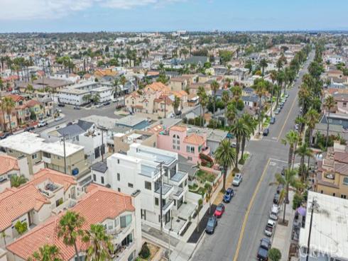 109  9th  , Huntington Beach, CA