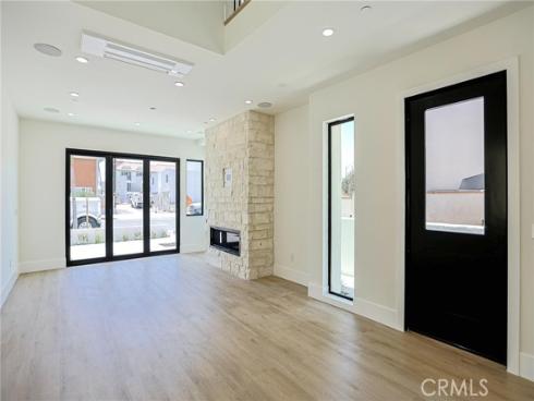 109  9th  , Huntington Beach, CA
