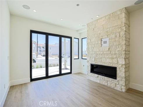 109  9th  , Huntington Beach, CA