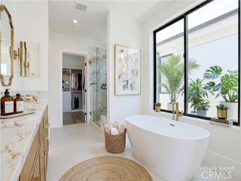109  9th  , Huntington Beach, CA