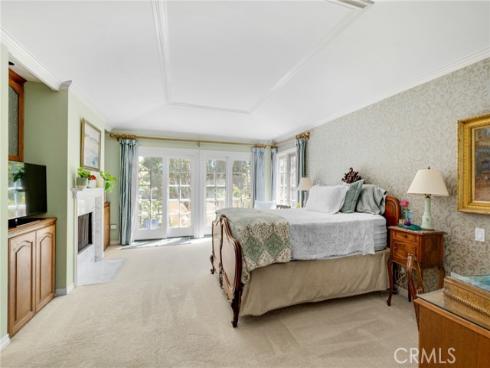 19381 Woodlands Dr , Huntington Beach, CA