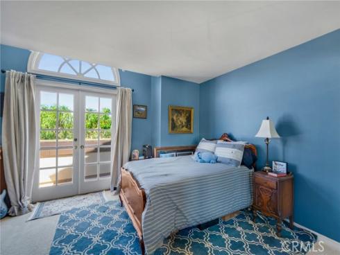 19381 Woodlands Dr , Huntington Beach, CA