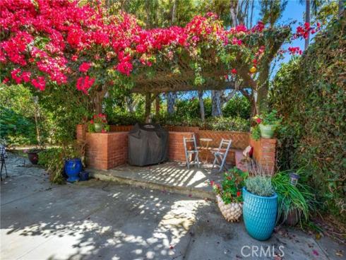 19381 Woodlands Dr , Huntington Beach, CA