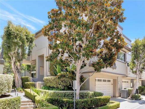 19372 Maidstone Lane, Huntington Beach, CA