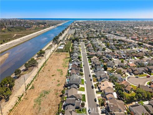 20712 Spindrift Lane, Huntington Beach, CA