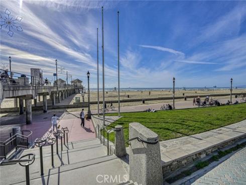 1400 Pacific Coast Hwy 103 , Huntington Beach, CA