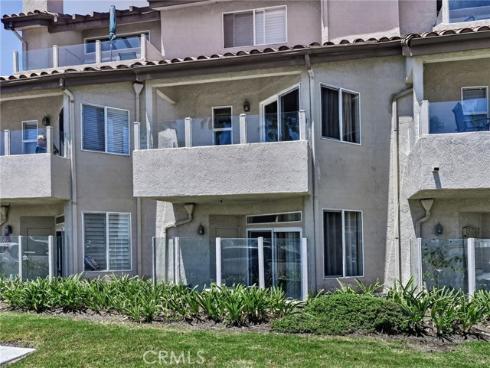 1400 Pacific Coast Hwy 103 , Huntington Beach, CA
