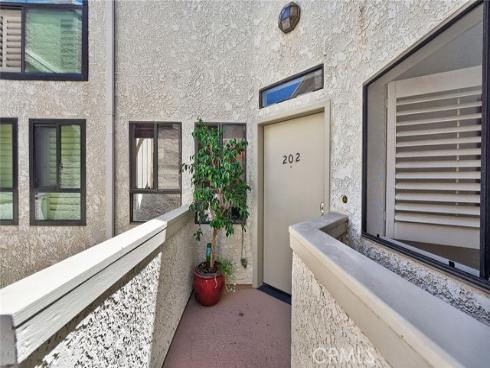 5032 Dorado 202 Drive, Huntington Beach, CA