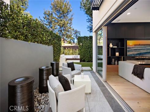 51 Fenway , Irvine, CA
