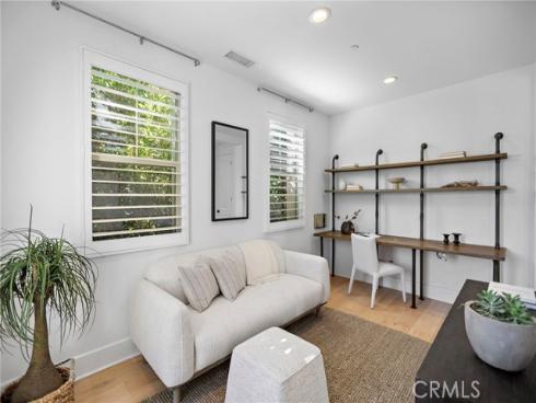51 Fenway , Irvine, CA