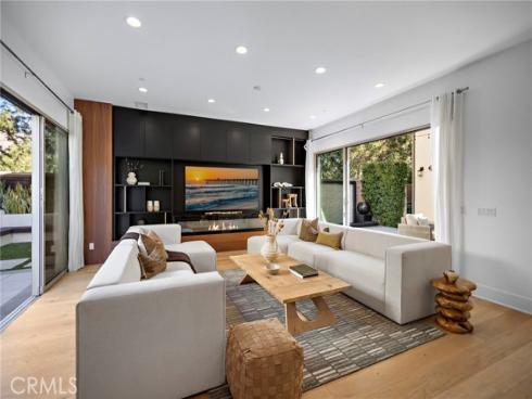 51 Fenway , Irvine, CA