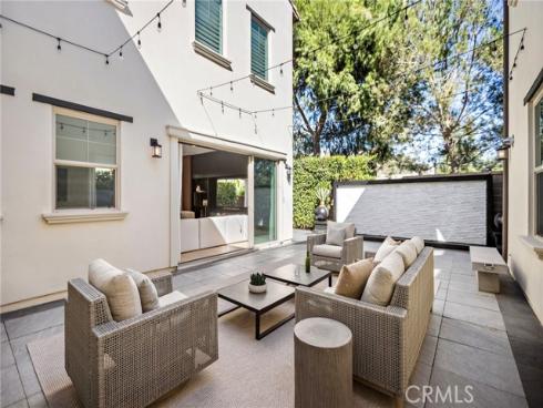 51 Fenway , Irvine, CA