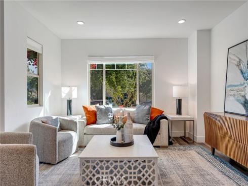 177 Frame , Irvine, CA