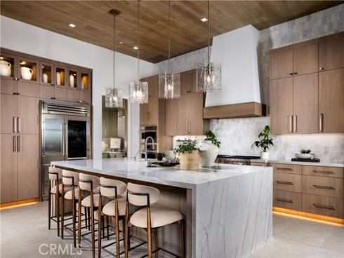 552 Peninsula , Irvine, CA