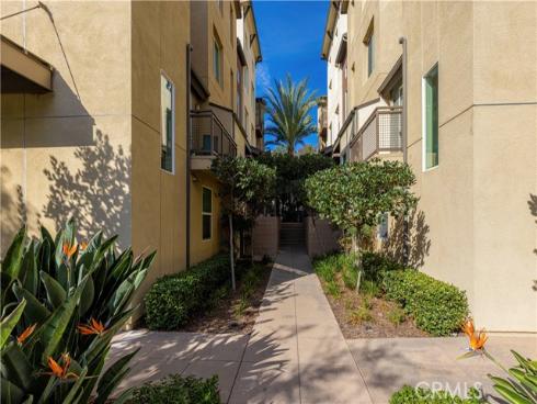 543 Rockefeller , Irvine, CA