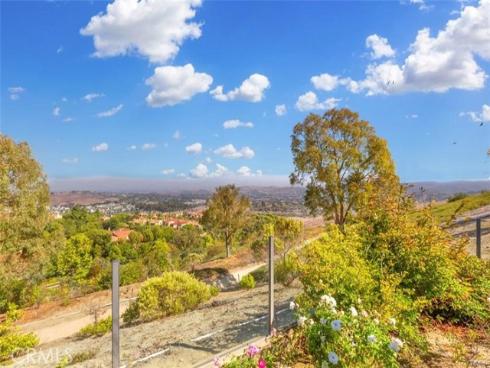 21  Ridgeview  , Irvine, CA