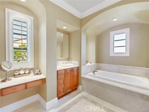 21  Ridgeview  , Irvine, CA