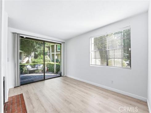 85  Lakepines  , Irvine, CA
