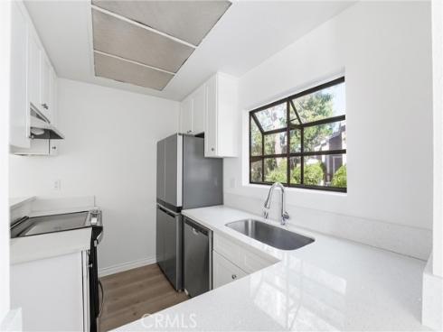 85  Lakepines  , Irvine, CA