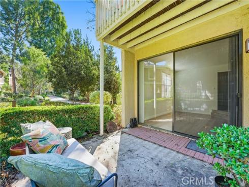 85  Lakepines  , Irvine, CA