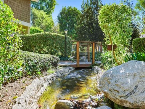 85  Lakepines  , Irvine, CA