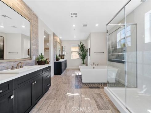 94 Swift , Irvine, CA
