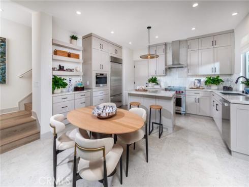 269  Raffini  , Irvine, CA