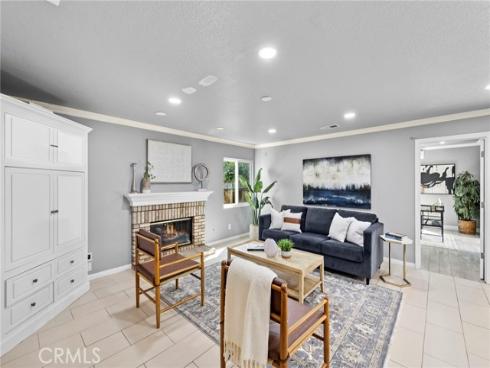 74 Linhaven , Irvine, CA
