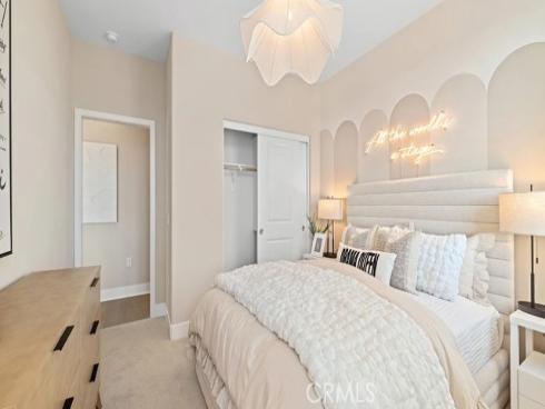 848 Sonia , Irvine, CA