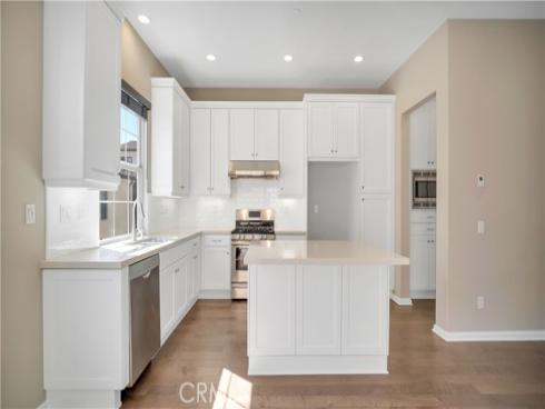 142  Firefly  , Irvine, CA