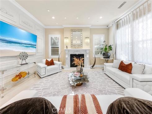 123  Calderon  , Irvine, CA