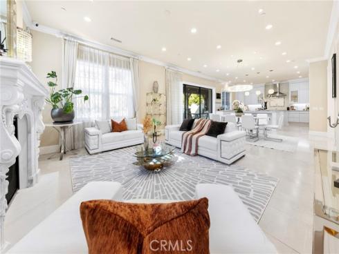 123  Calderon  , Irvine, CA