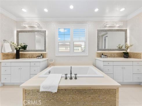 123  Calderon  , Irvine, CA