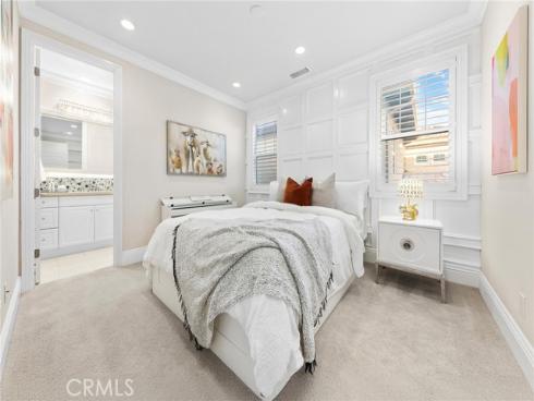 123  Calderon  , Irvine, CA