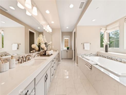 46 Shadybend , Irvine, CA