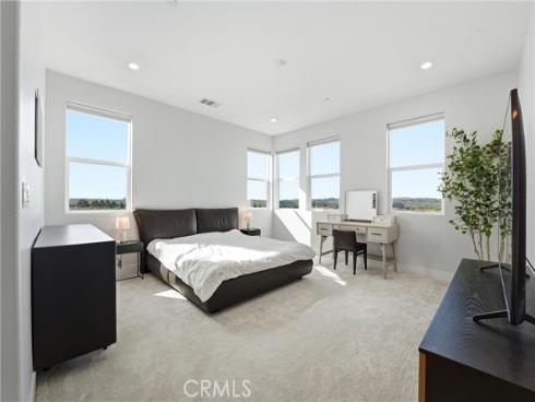 458  Loon  , Irvine, CA